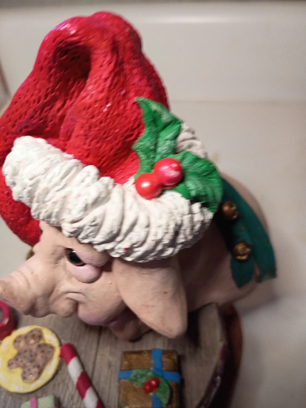 1993 Character Collectibles Pig A Month December Figure